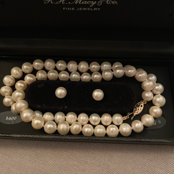 Brand new Pearl set - Picture 2 of 6